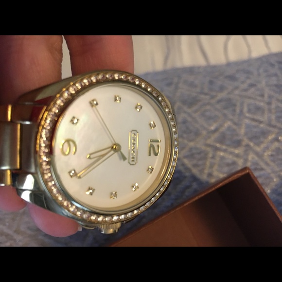 Coach Watch, Women’s Gold